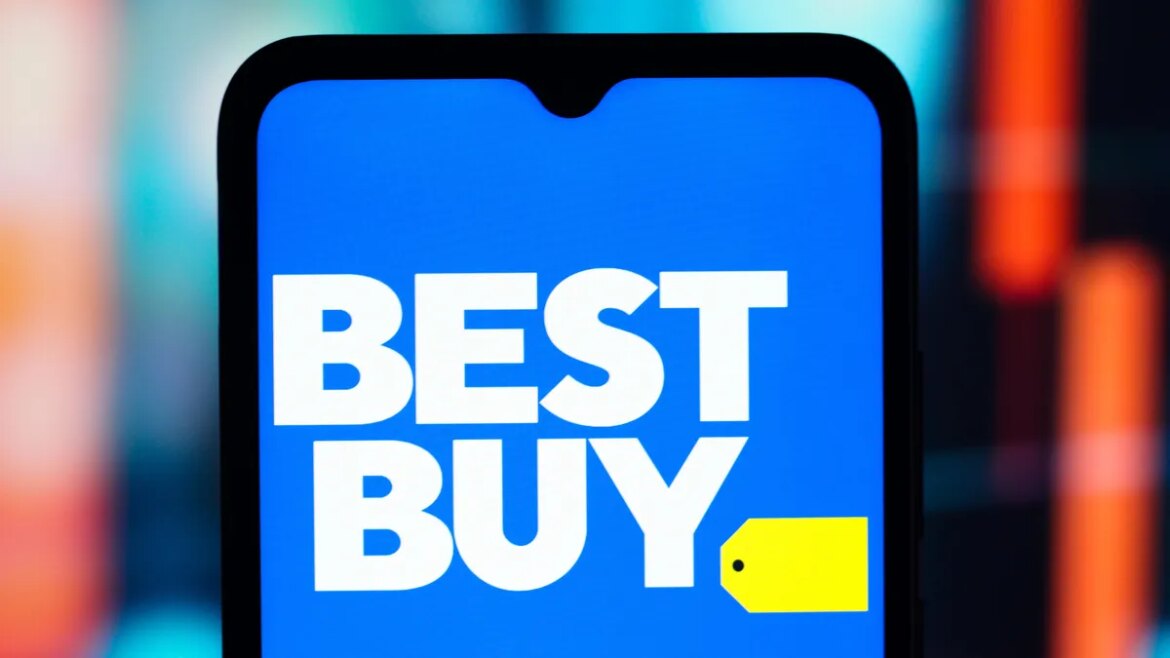I'm a shopping editor, and this is the No. 1 reason I prefer Best Buy over Amazon for tech purchases

