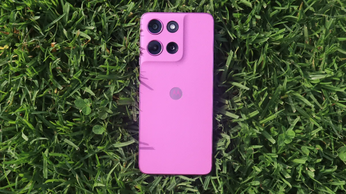 Why I prefer this $200 Motorola phone to budget models from Samsung and Google

