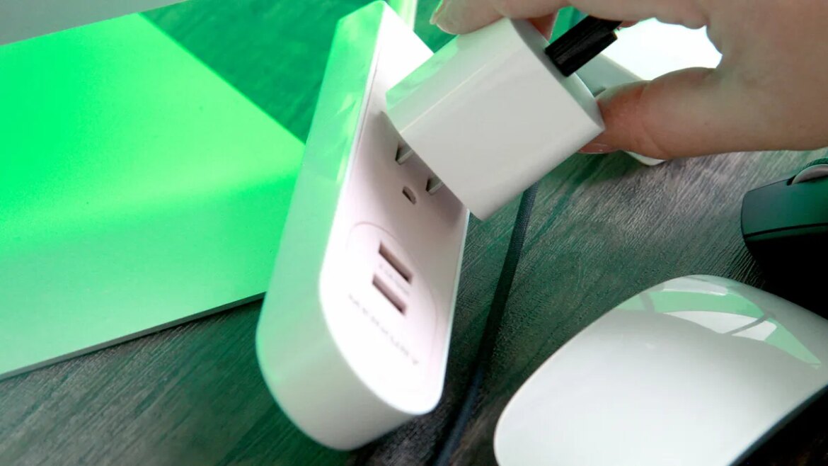 7 Smart Plug Tricks That Instantly Made My Home Feel More Automated

