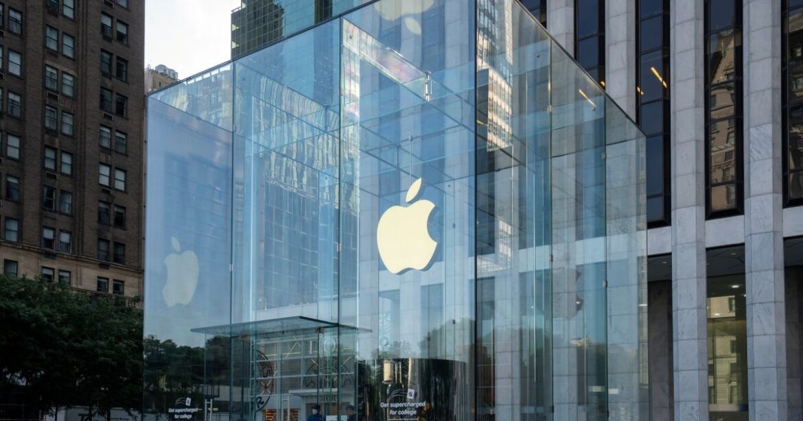 Apple to overhaul AI efforts, Google to launch Siri with Gemini

