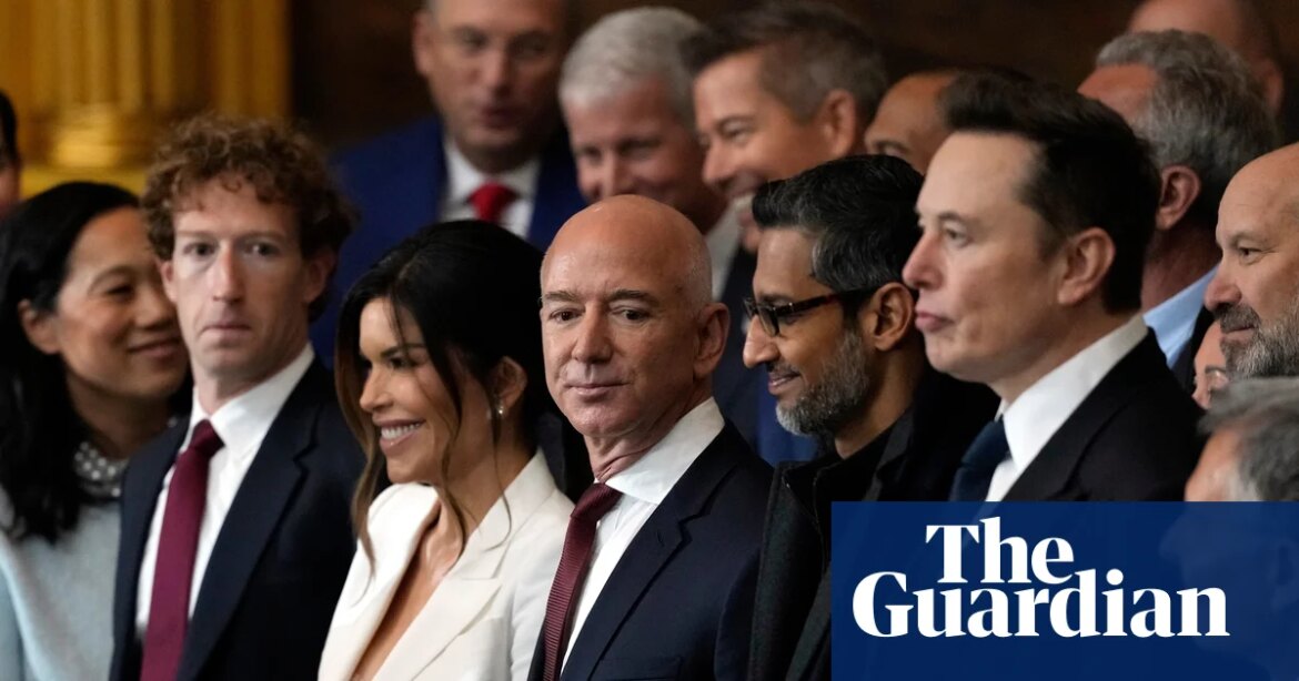 Even a year after his inauguration, Big Tech continues to bow to Trump. technology

