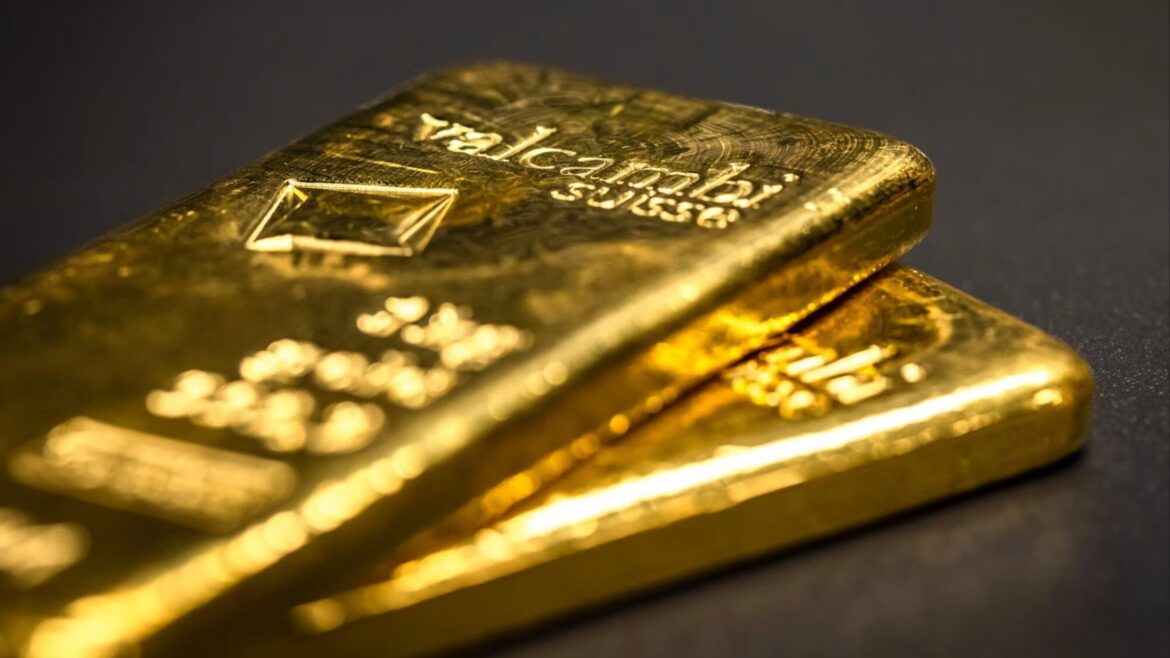 Gold hits record high on concerns over Fed independence

