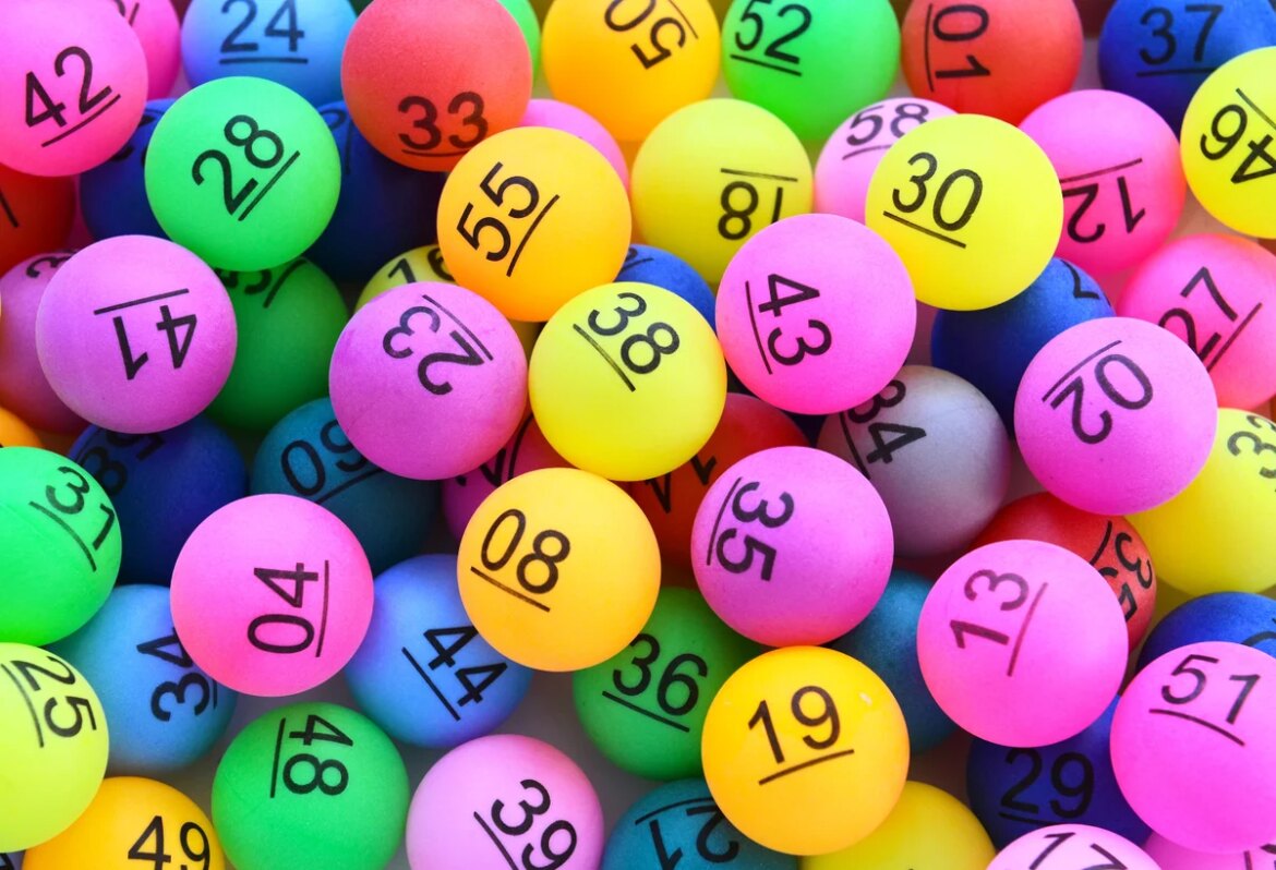 How can mathematics expose lottery fraud?

