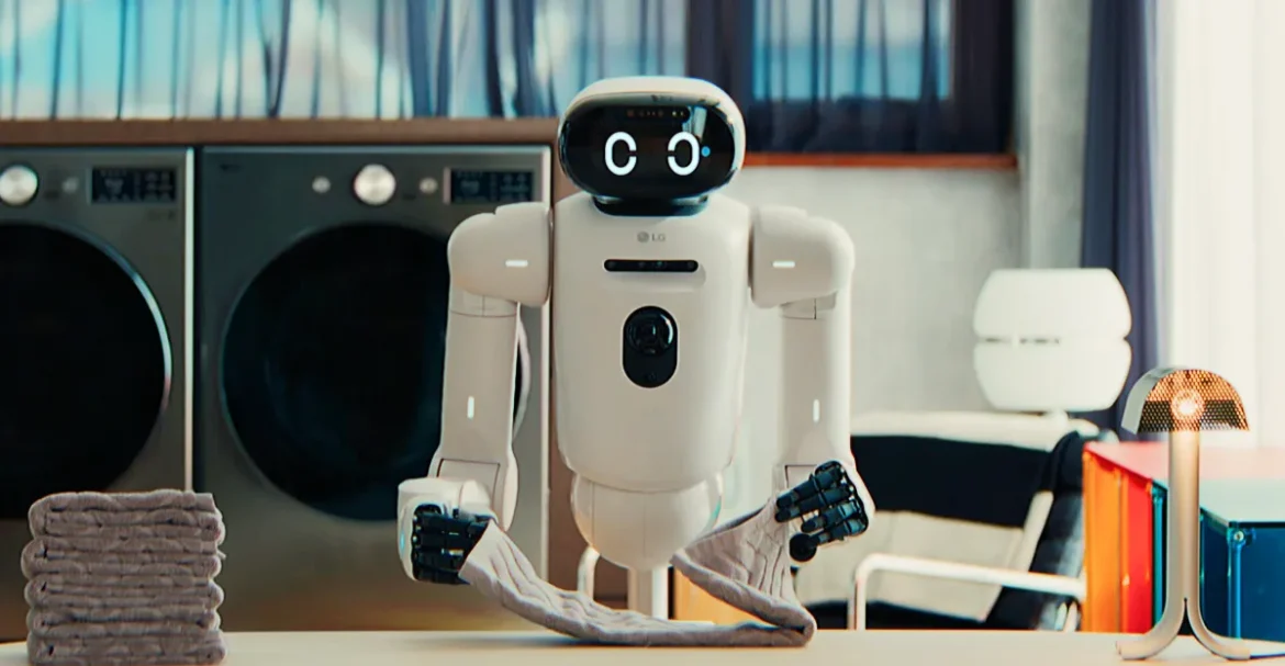 LG says its CLOiD home robot will do laundry and make breakfast at CES

