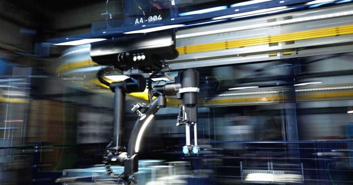 Amazon's shiny new warehouse robot fails in spectacular style

