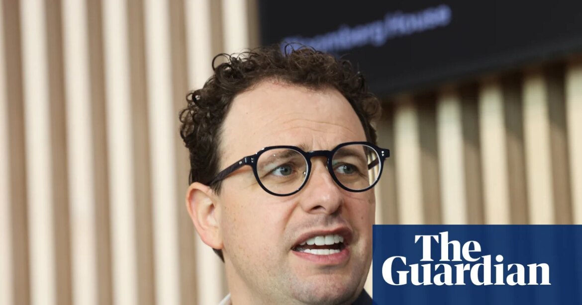 Amid controversy over AI ethics, Trump orders US agencies to stop using anthropic technology. US news

