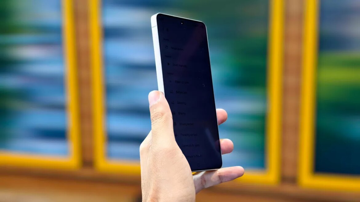 No, Samsung's Privacy Display isn't just a fancy screen protector for the S26 Ultra

