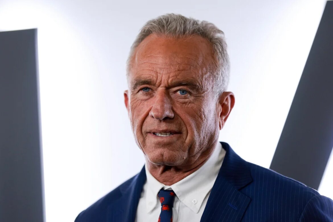 RFK, Jr. just claimed that the keto diet can cure schizophrenia. this is what science says

