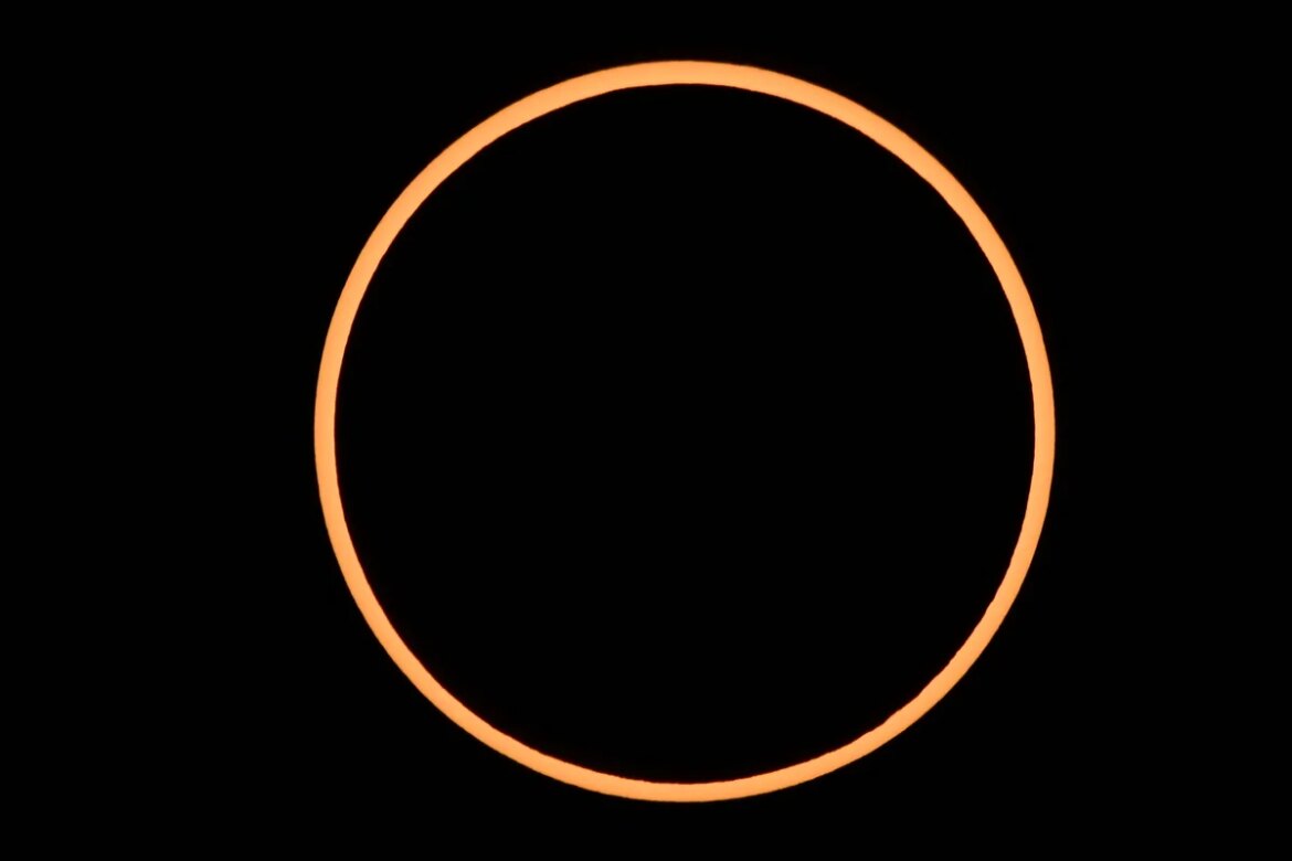 'Ring of fire' shines over Antarctica in first solar eclipse of 2026

