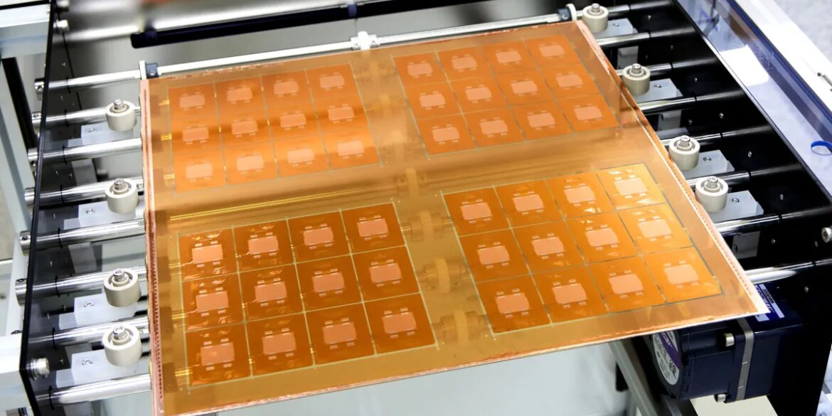 Download: AI chips built on glass, and a universal "AI-free" logo

