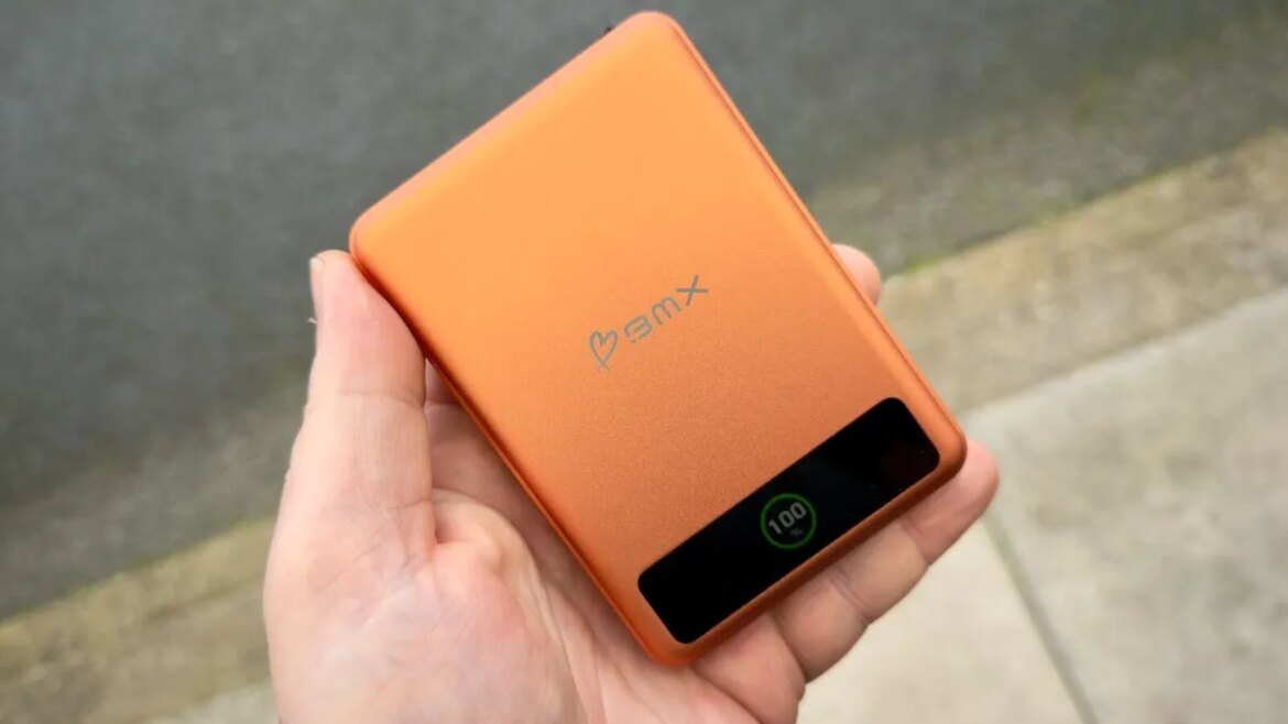 I tested a solid-state power bank with 10,000 mAh - it is interrupted by an obvious defect

