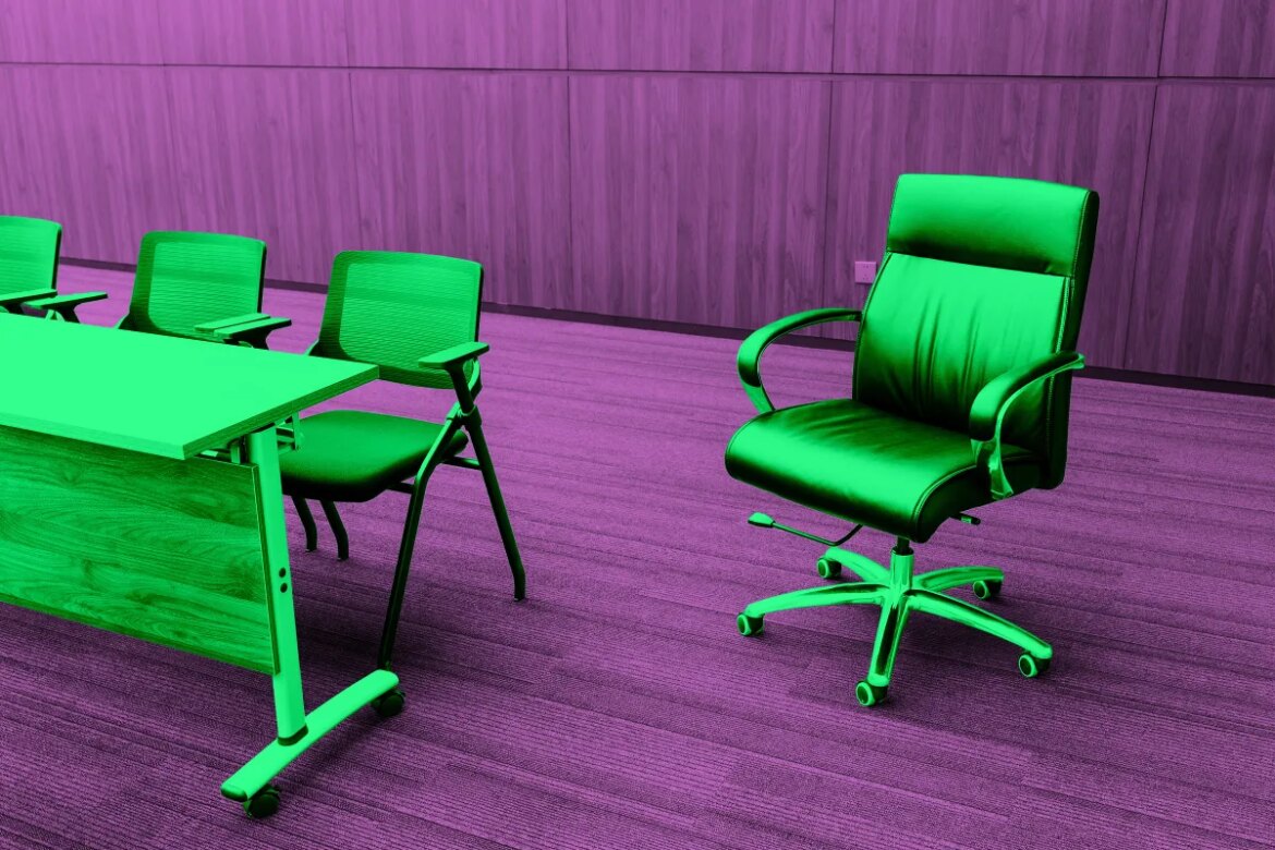 Major study shows replacing workers with AI is having dire adverse effects

